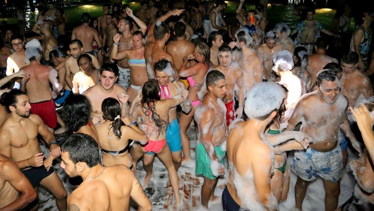 Lebanon Largest FOAM Party 3 (2)